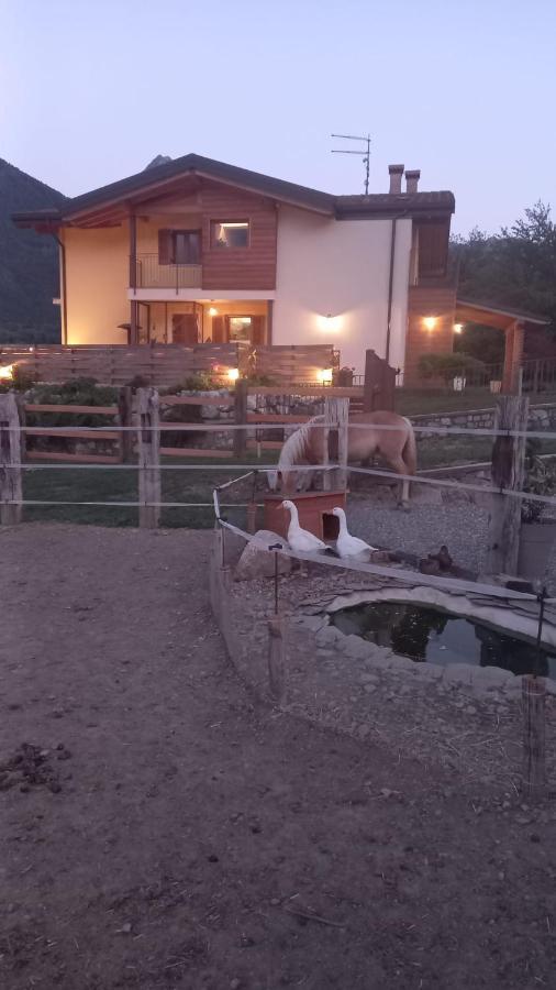 Azienda Agricola Agriturismo I Sei Petali Capo di Ponte Exterior foto